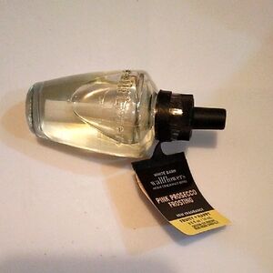 White Barn Wallflowers Pink Prosecco Frosting Refill